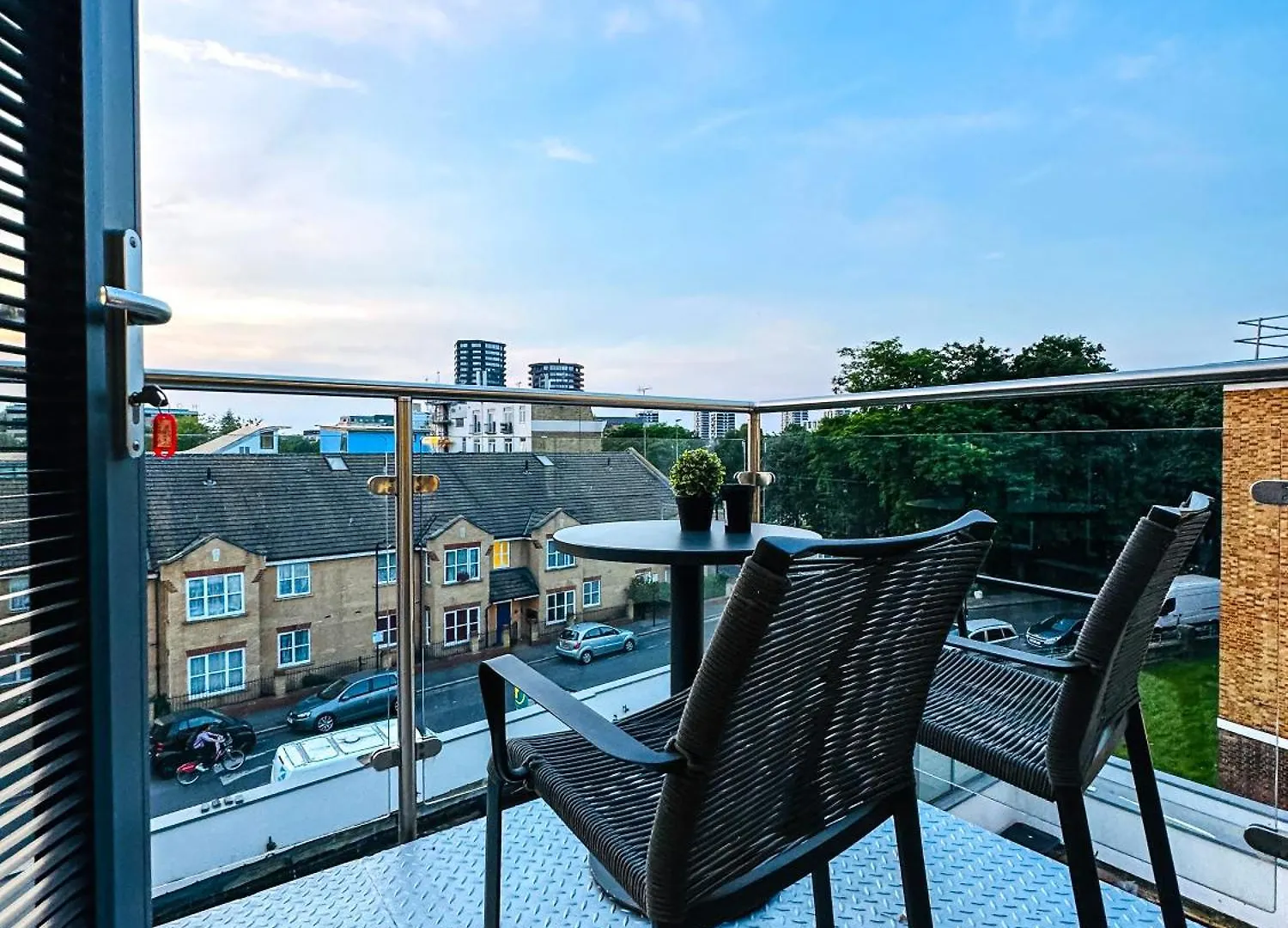 Contemporary Apartments With Private Terraces In Shoreditch, Hoxton, Islington London