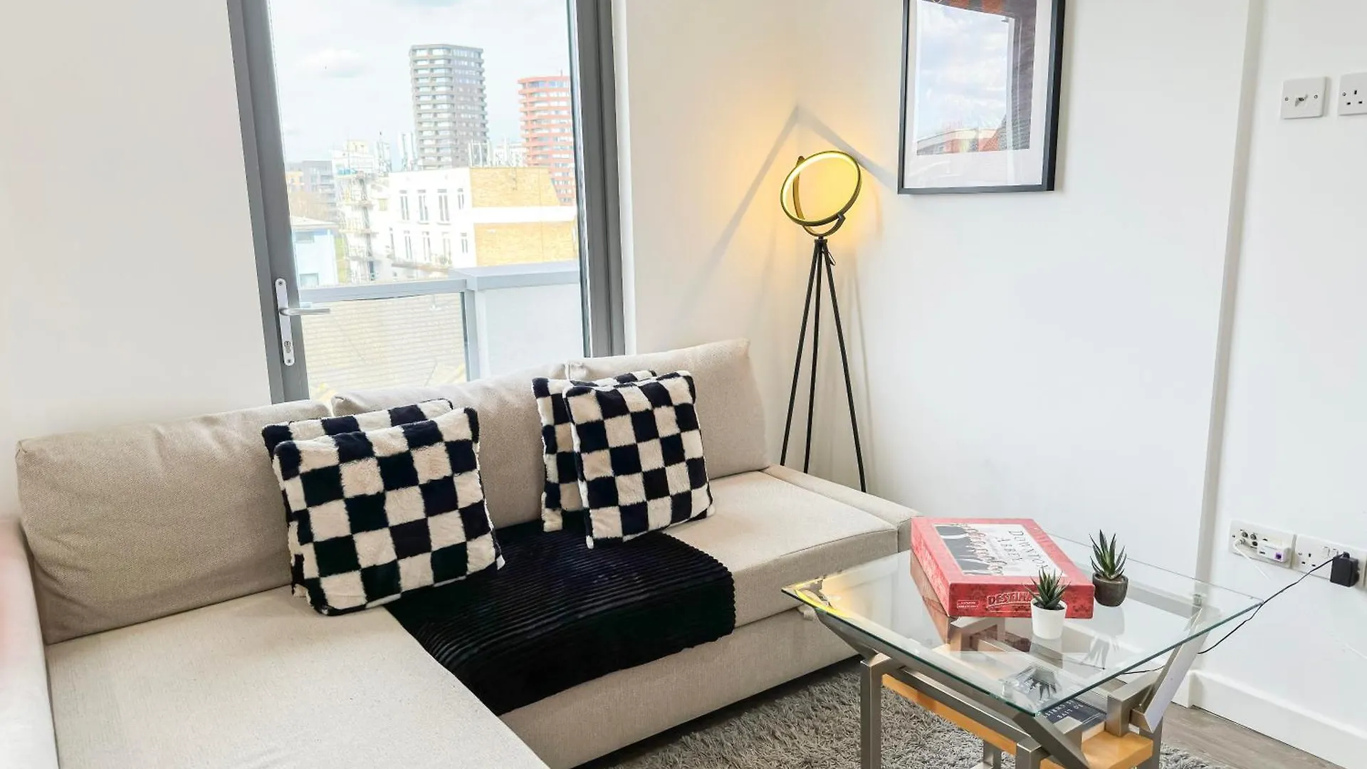 Contemporary Apartments With Private Terraces In Shoreditch, Hoxton, Islington London